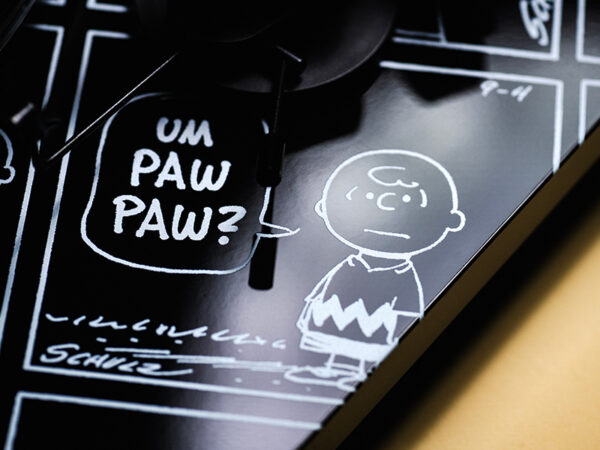 Peanuts Turntable
